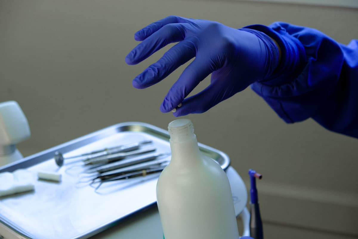 Adding a LineTab tablet to water